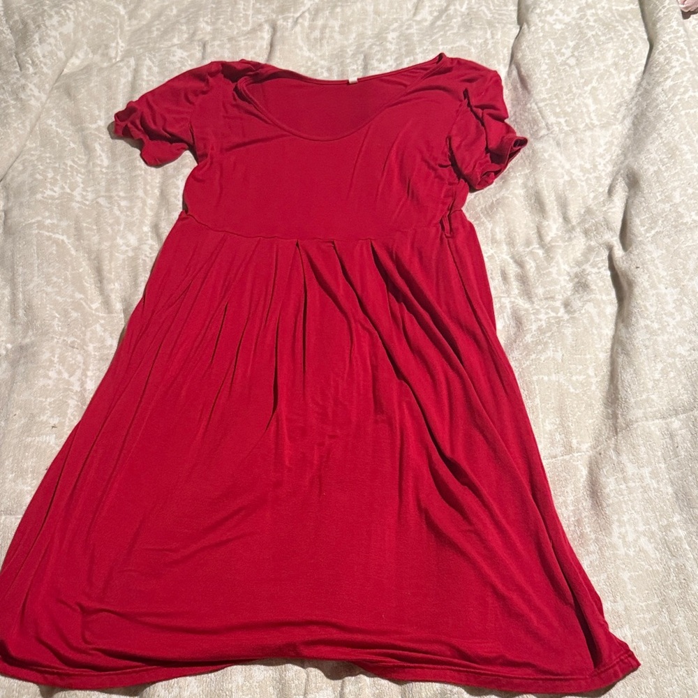 Woman’s Maternity Red Short-Sleeve Dress